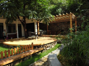 Гостиница Mutianyu Great Wall Zheng Yang Farm House  Пекин
